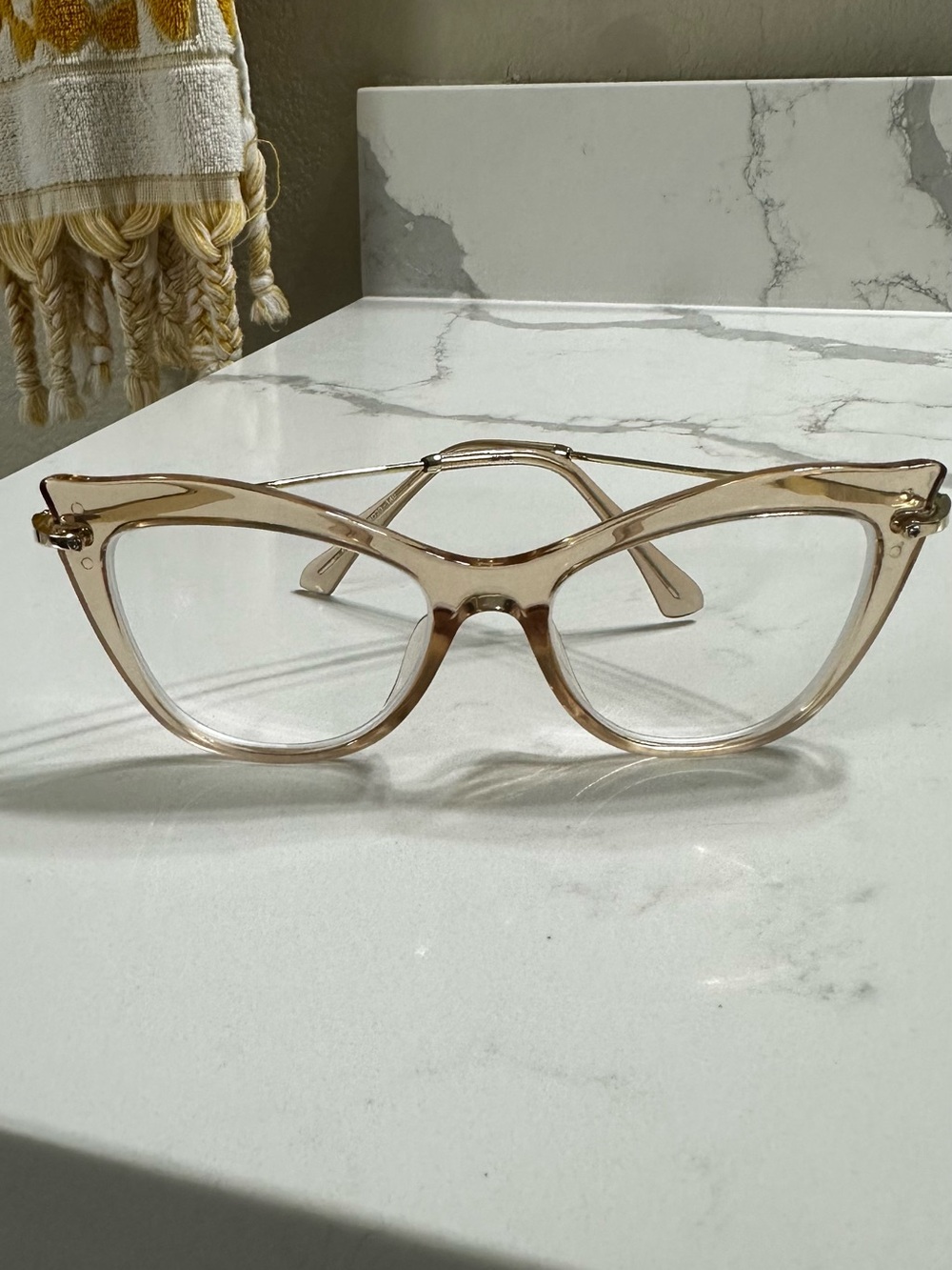 Clear pink Cat-Eye glasses Women's Fashion Eyewear